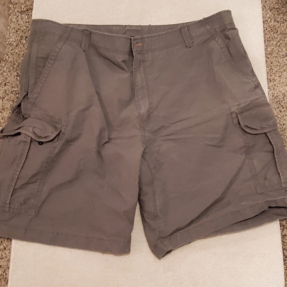 L.L.BEAN  NATURAL FIT. MENS SHORTS.  SZ 44W. CARGO - Picture 1 of 7